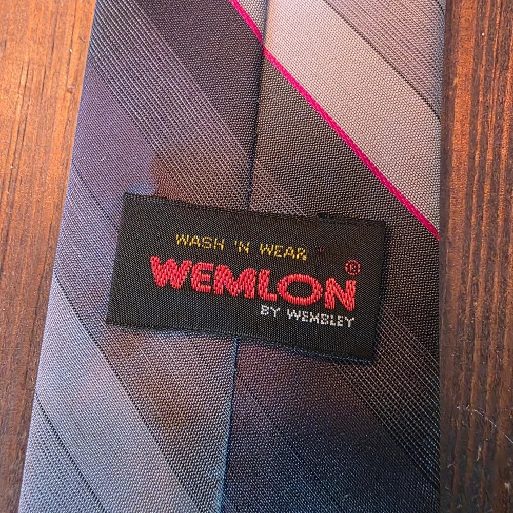 Vintage 60's Wemlon By Wembley slim Wash 'N Wear wrinkle‎ free tie necktie